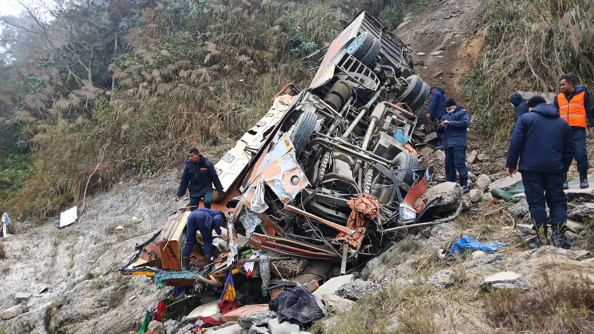 acidente com onibus no nepal_reporter marilia