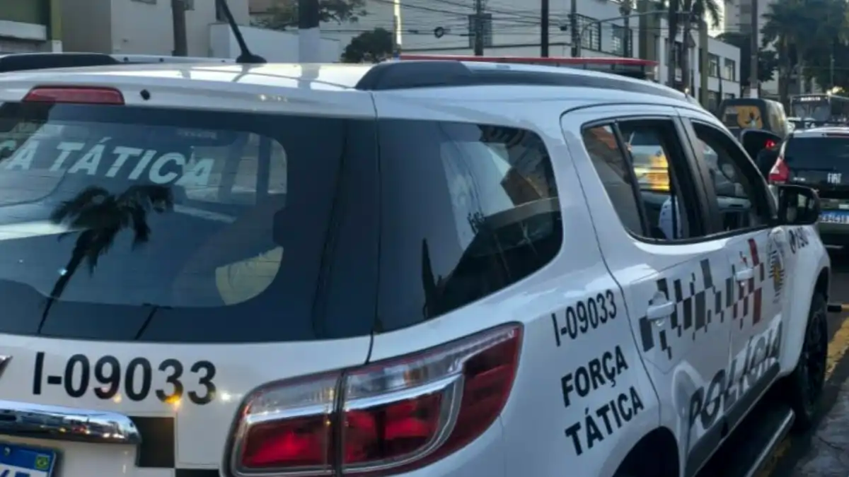 Polícia Militar recupera carro furtado e adulterado em Marília