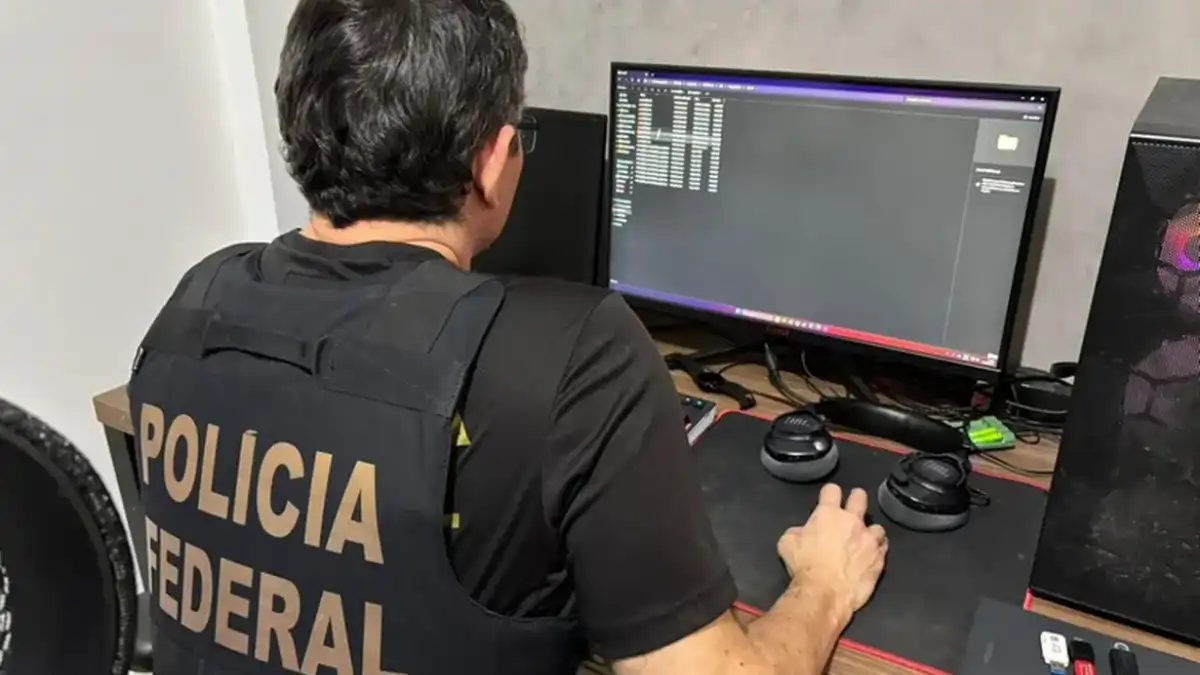 PF investiga canal com mensagens racistas em aplicativo