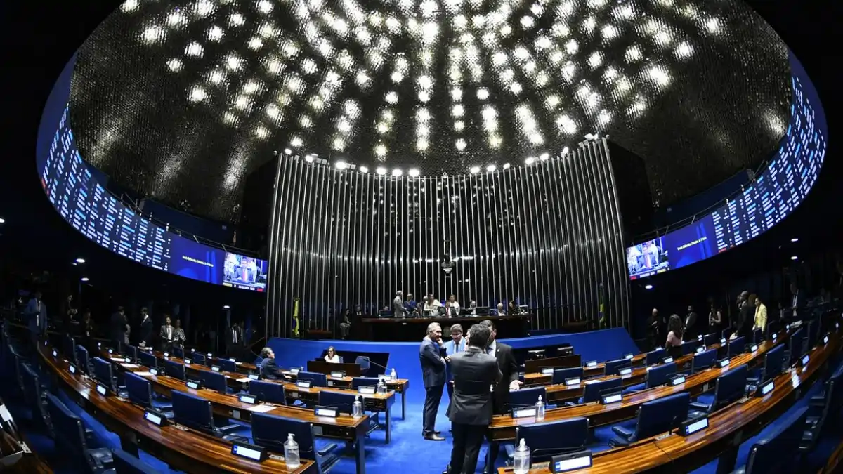 Senado aprova incentivo ao primeiro emprego para jovens