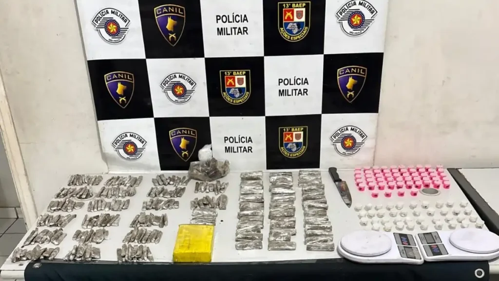 Cão farejador encontra mochila com 2,73 kg de drogas em Marília